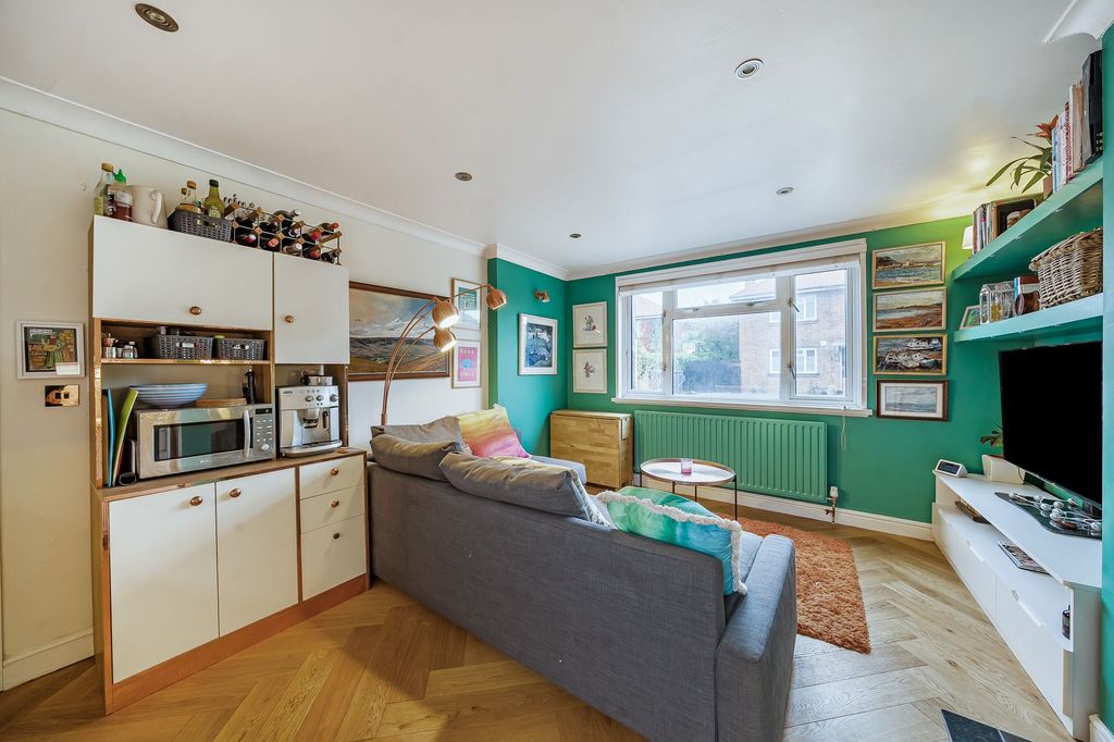 Property photo 2 of 12