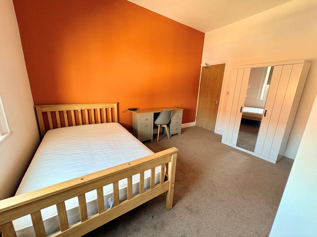 Property photo 2 of 4