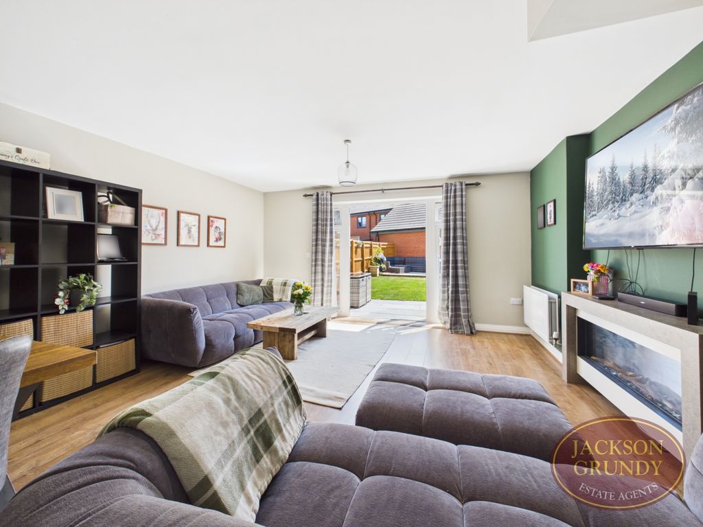 Property photo 3 of 17 Croxden Way