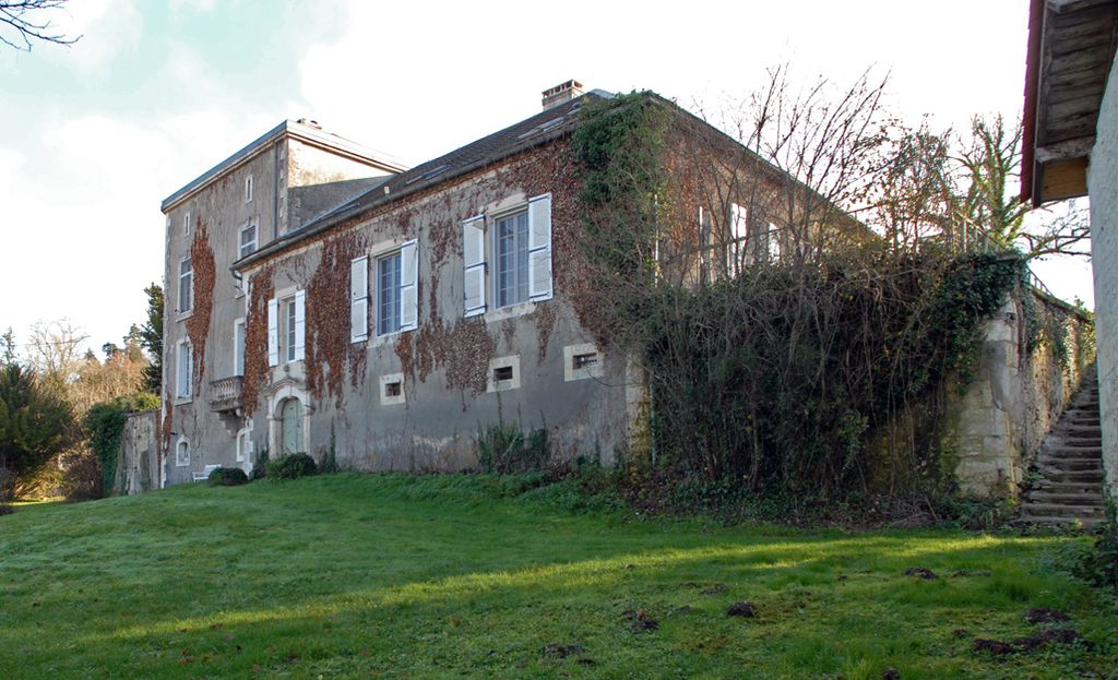 Property photo 2 of 39