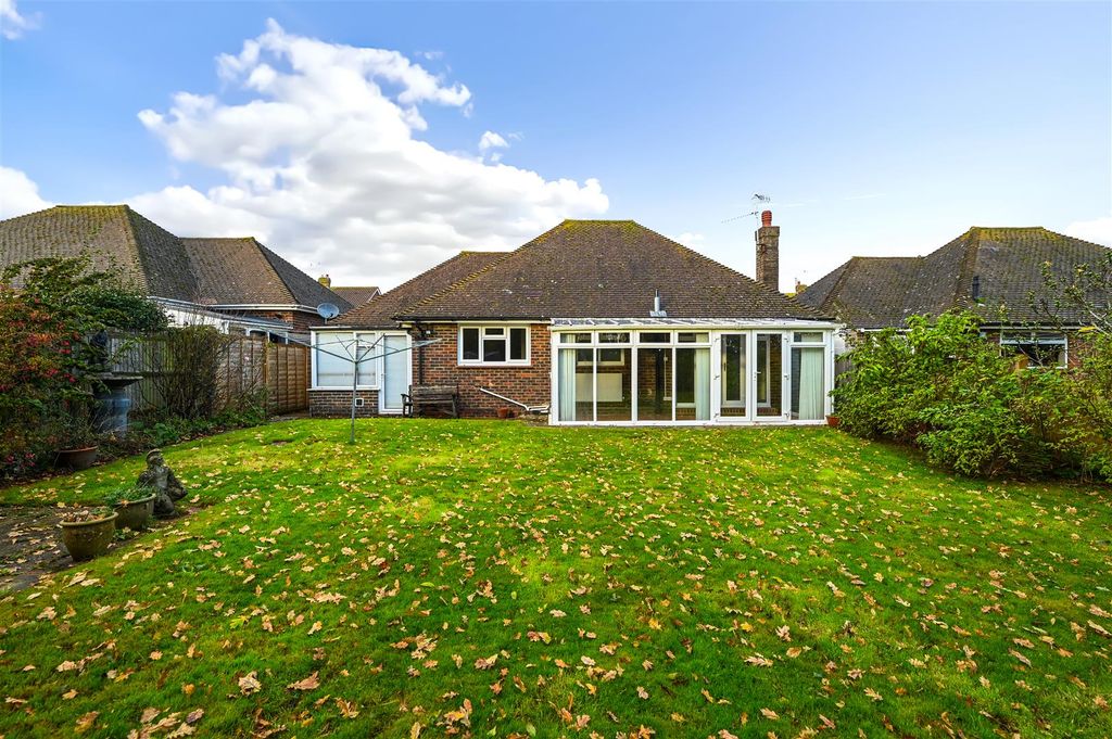 Property photo 2 of 18 74 Pebsham Lane Tn40 (8).Jpg