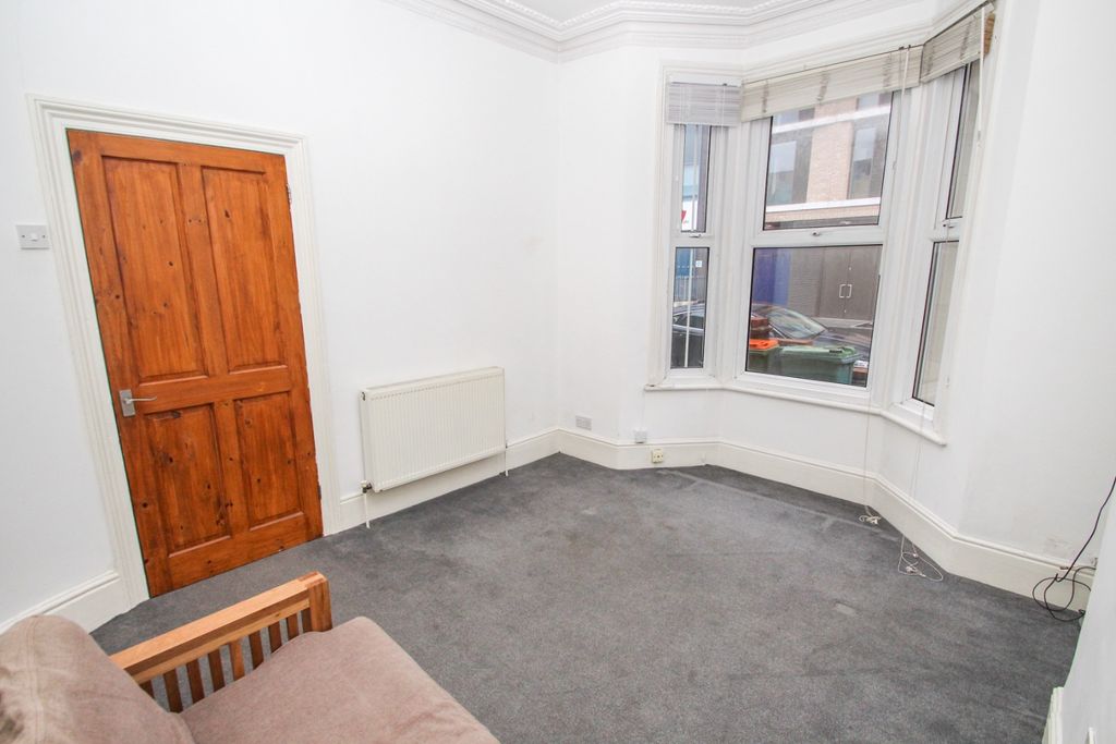 Property photo 2 of 13 4821551