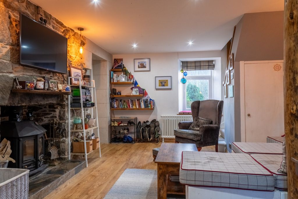 Property photo 2 of 21