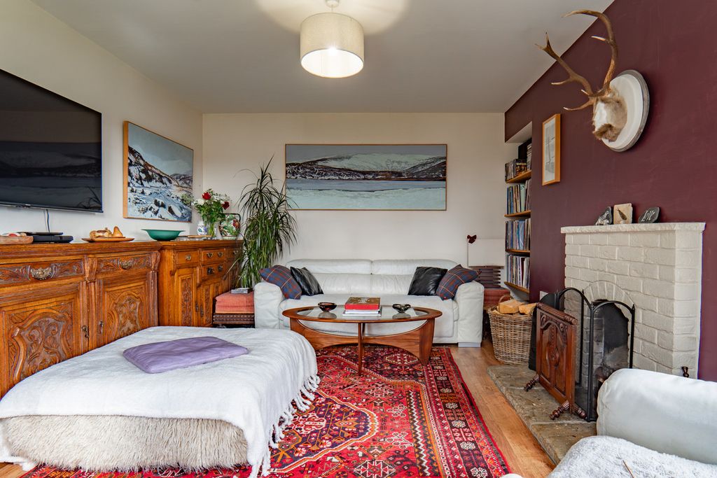 Property photo 3 of 45