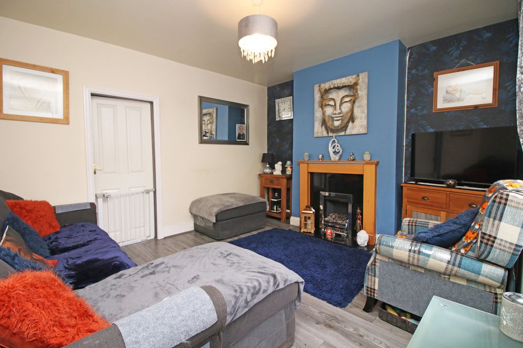 Property photo 3 of 11