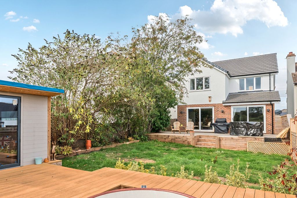 Property photo 3 of 37 1520673-26-1A0Afd...