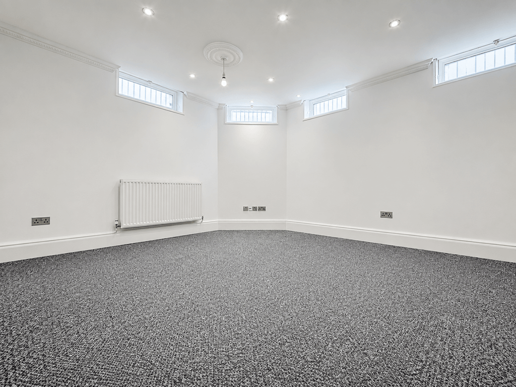 Property photo 3 of 6 Manse 4
