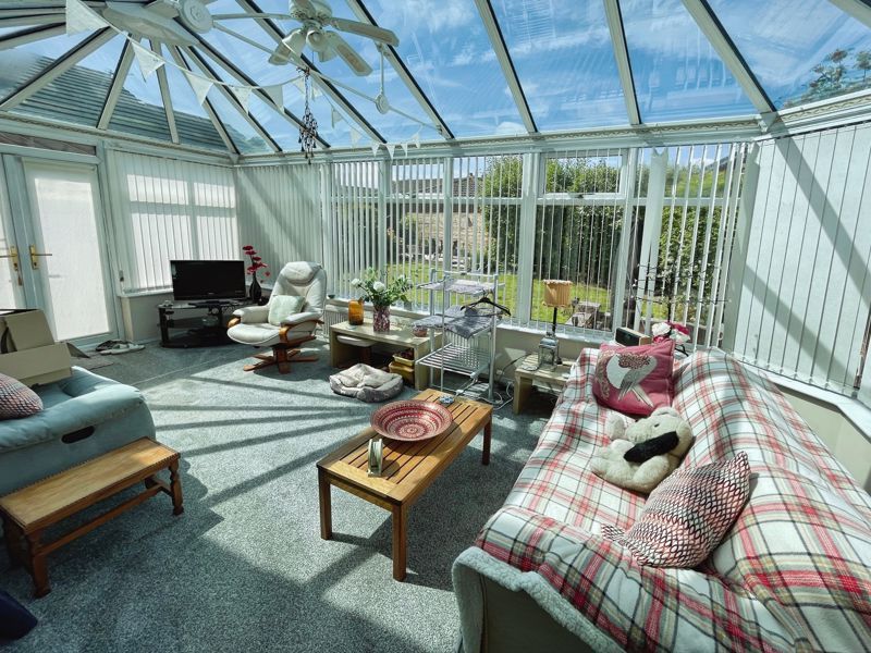 Property photo 2 of 17 Conservatory