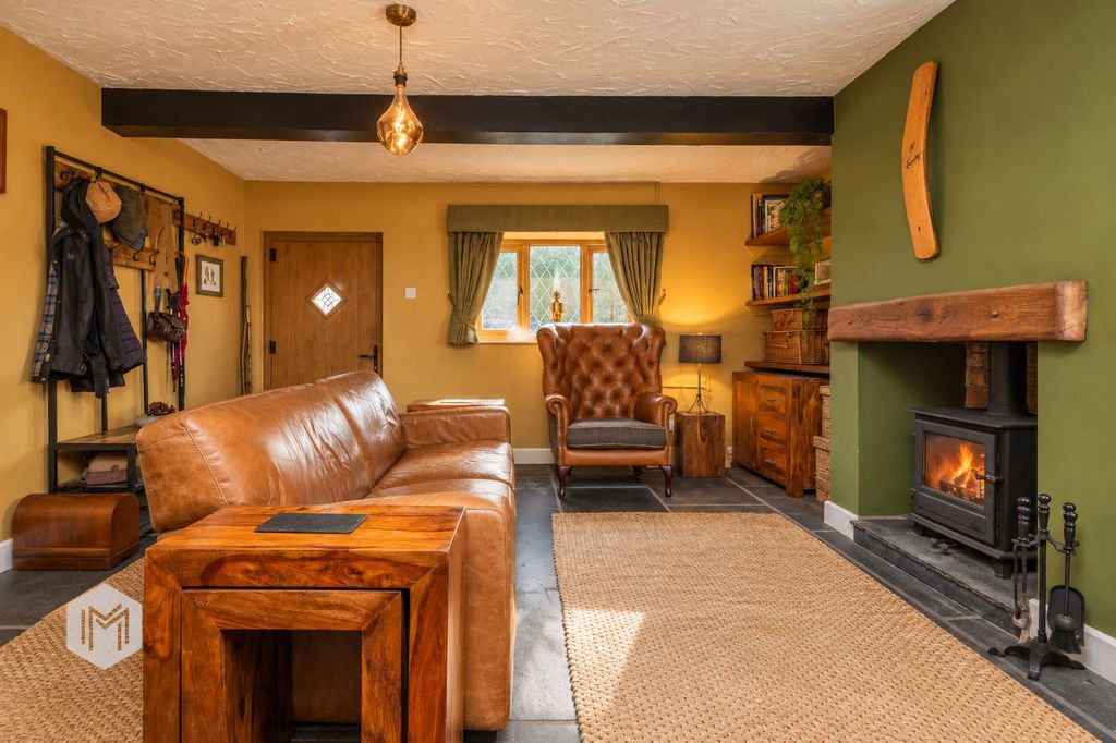 Property photo 2 of 22