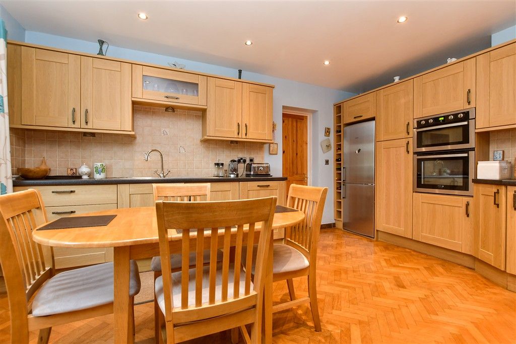 Property photo 3 of 21 Kitchen