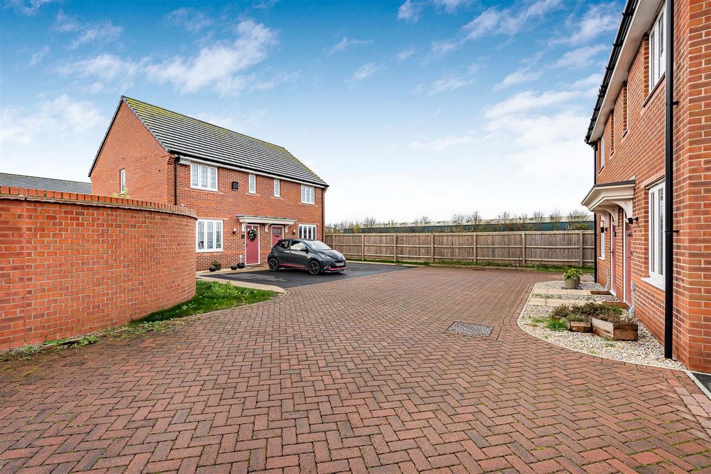 Property photo 1 of 17 9_68961.Jpg