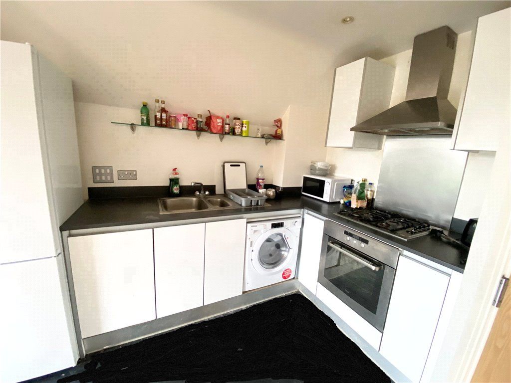 Property photo 3 of 8 Kitchen