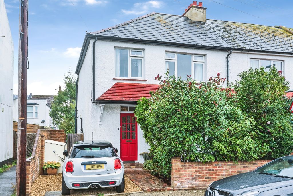 Property photo 1 of 17