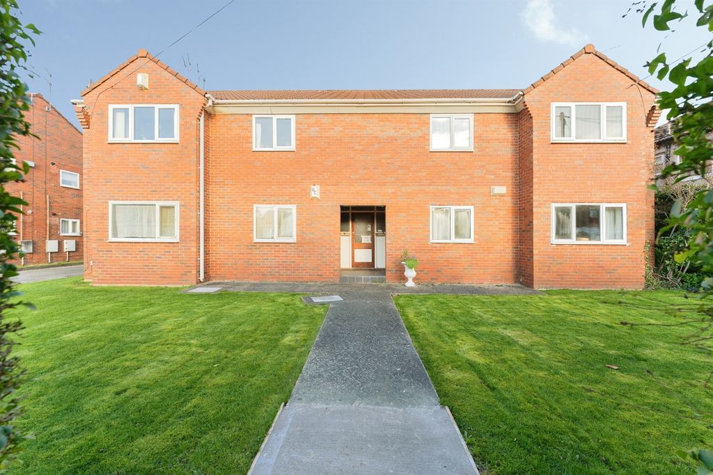 Property photo 1 of 17