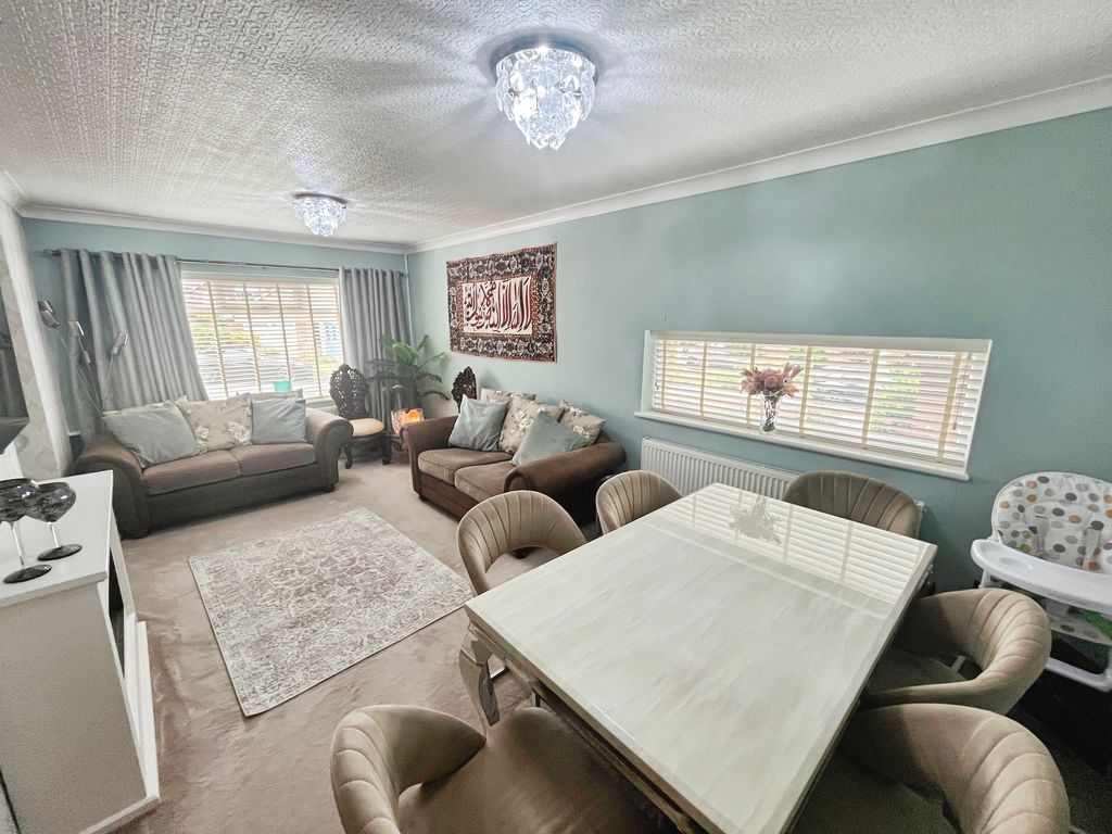 Property photo 3 of 17 Lounge Diner
