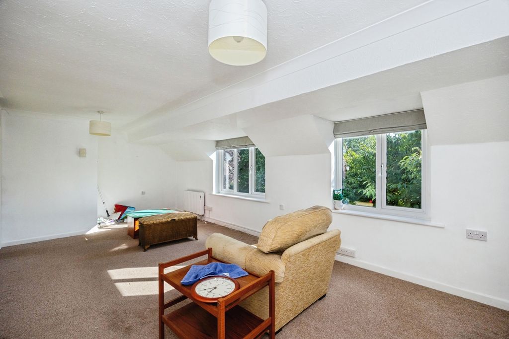 Property photo 3 of 17 Photo