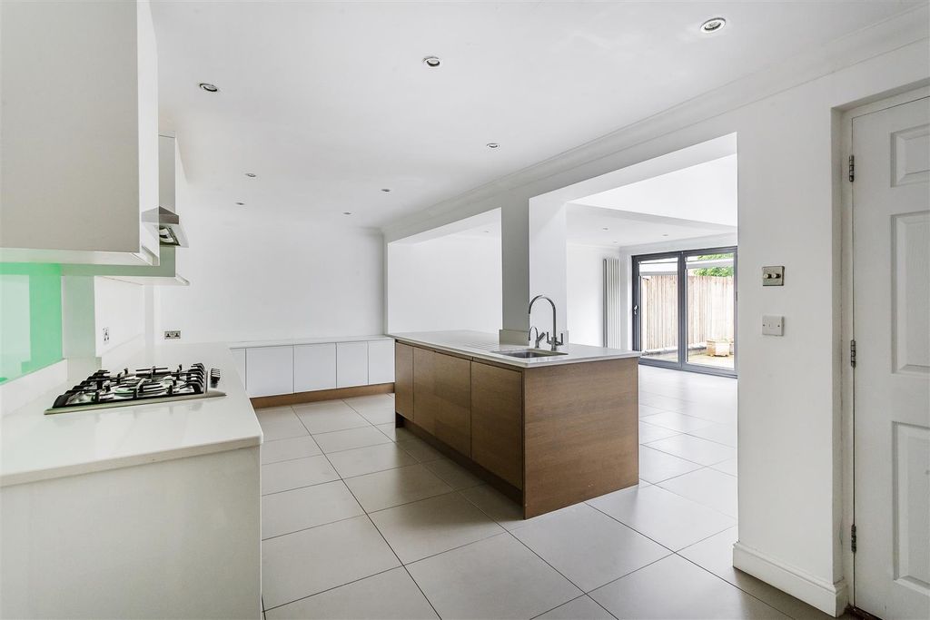 Property photo 3 of 23 16-Central-Way-3.Jpg