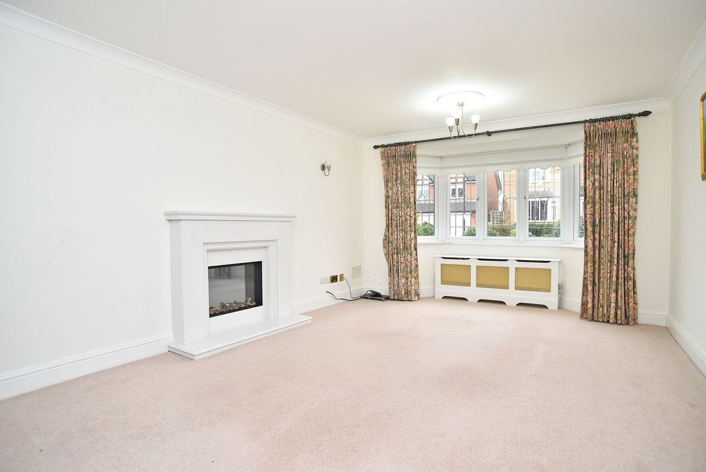 Property photo 2 of 23