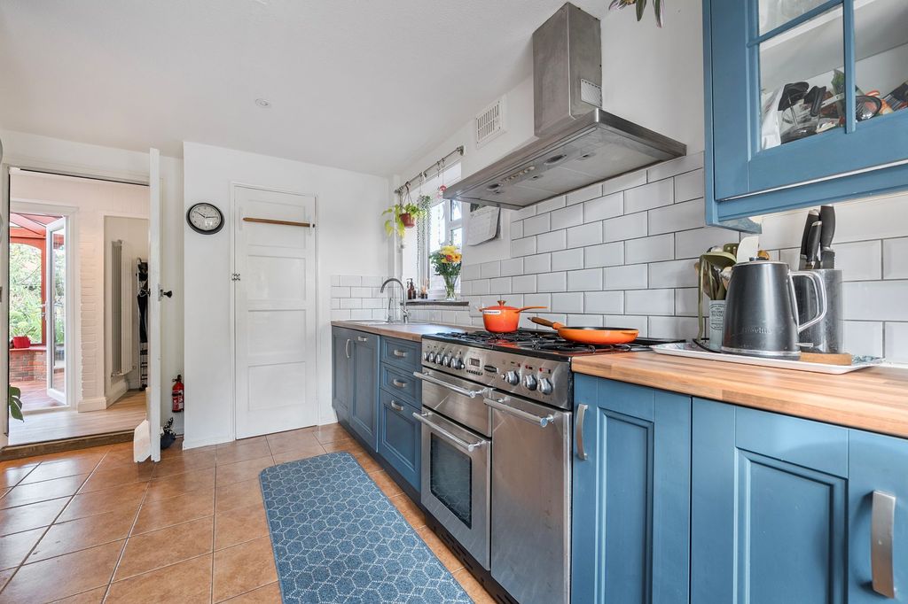 Property photo 2 of 15 Kitchen