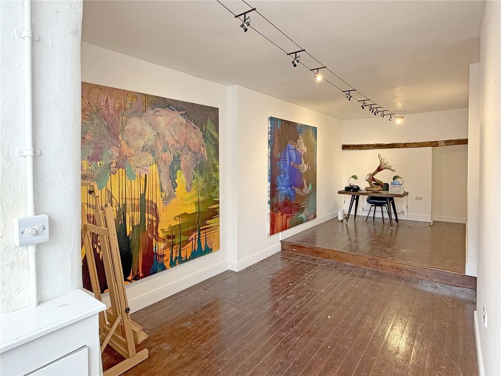 Property photo 3 of 7 Retail Space