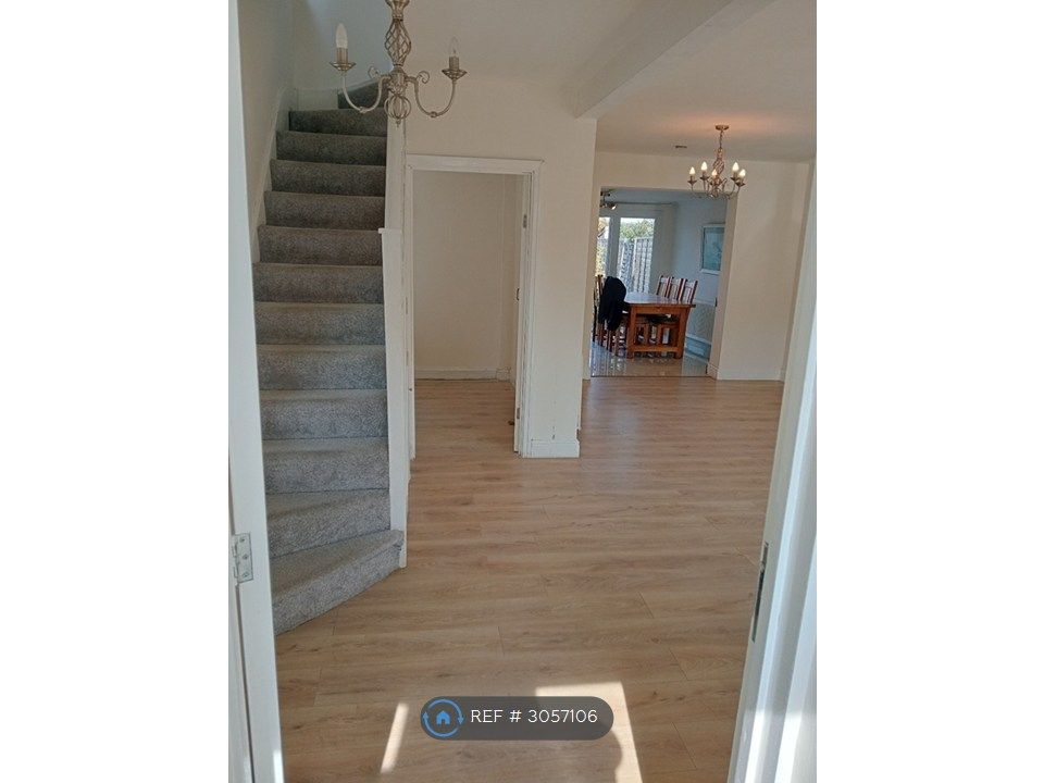 Property photo 2 of 25