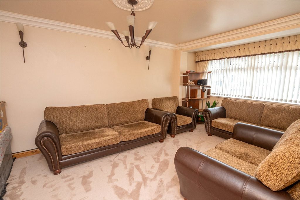 Property photo 2 of 27 Picture No. 31