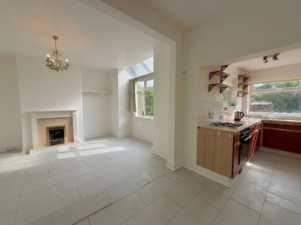Property photo 3 of 22 Dining Kitchen Area