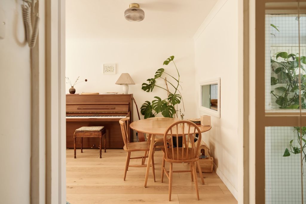 Property photo 3 of 17 Dining Area