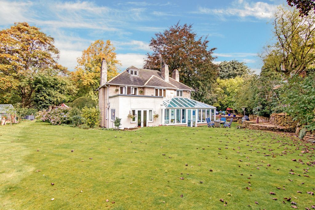 Property photo 2 of 39