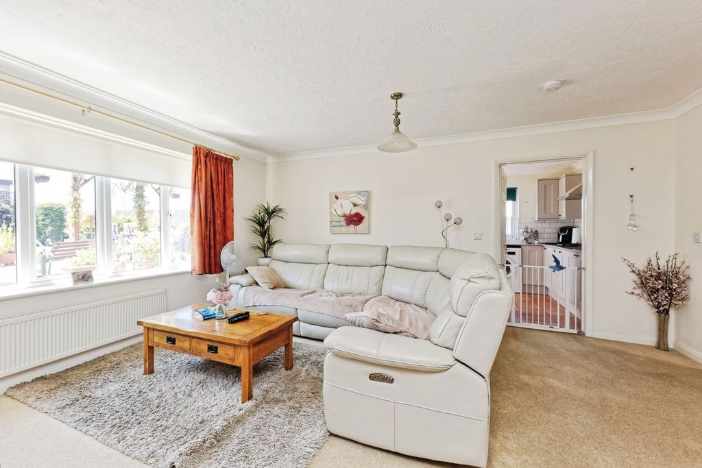 Property photo 3 of 19