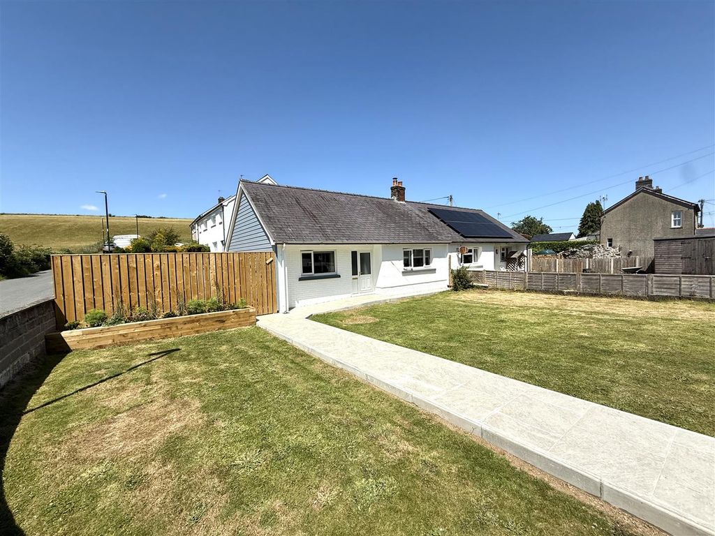 Property photo 3 of 17 Description