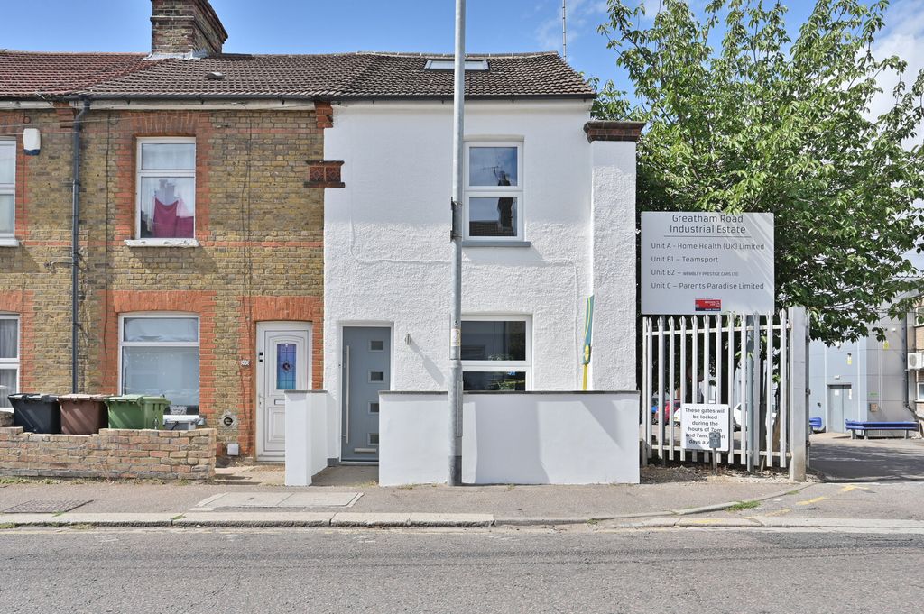 Property photo 3 of 19