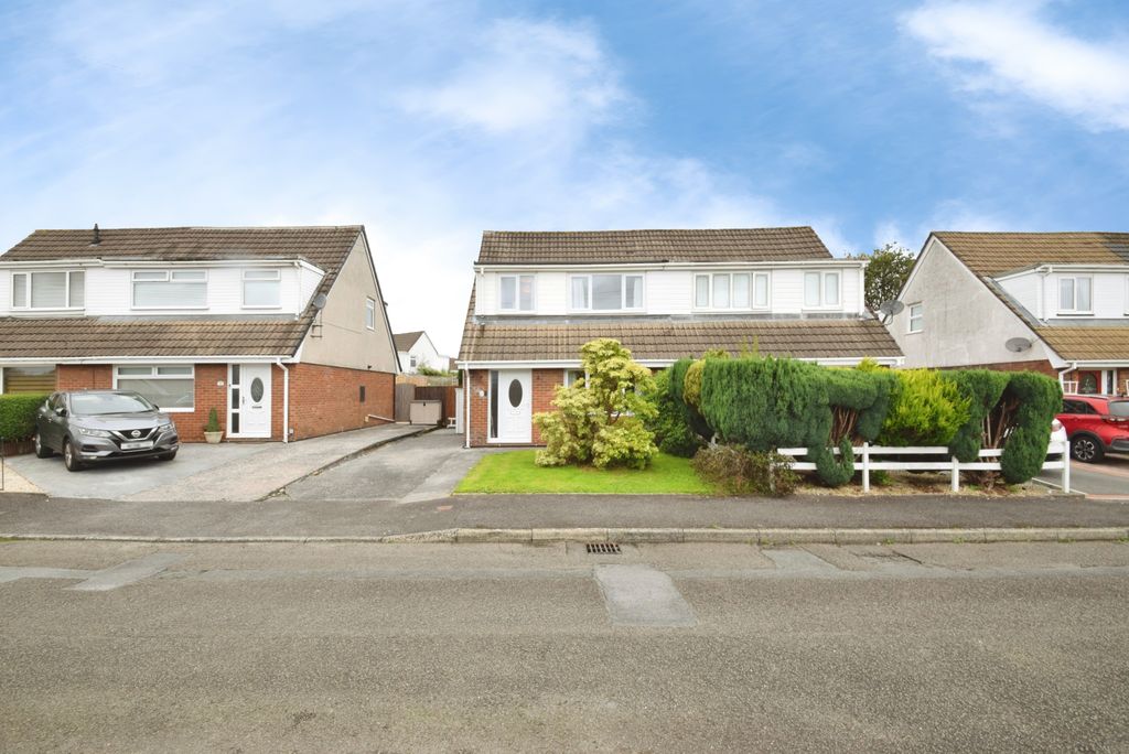 Property photo 1 of 39