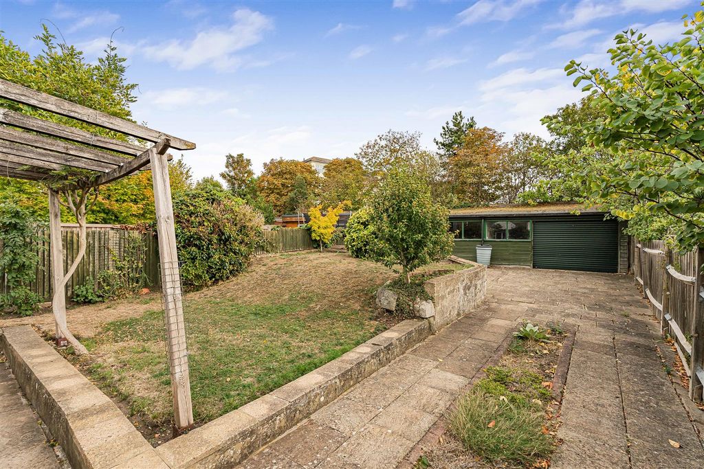 Property photo 2 of 30