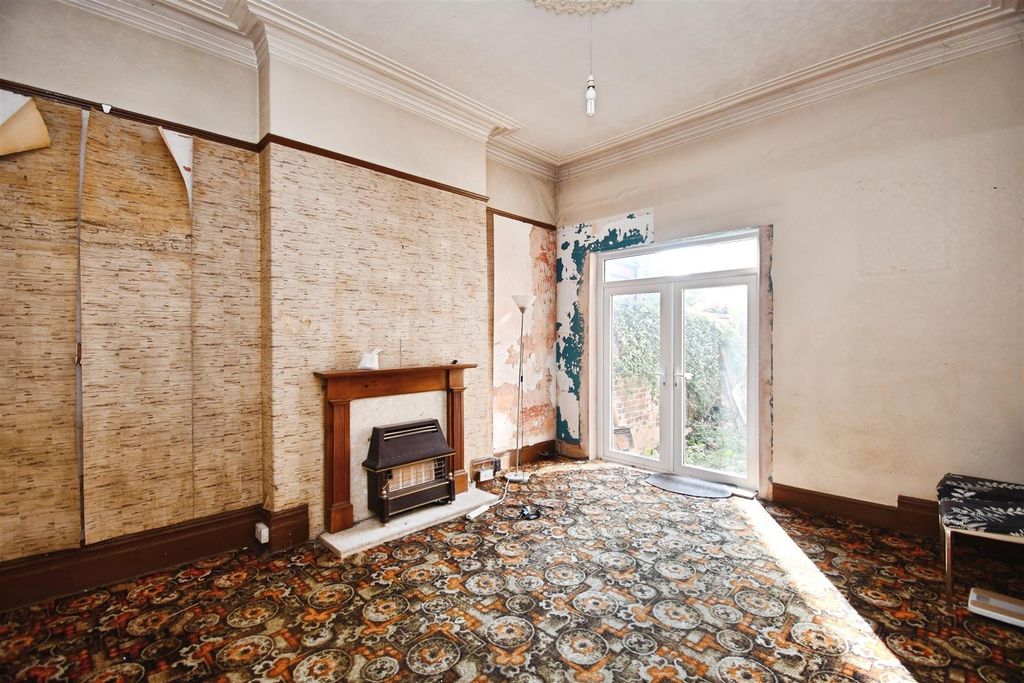 Property photo 3 of 13 Dining Room