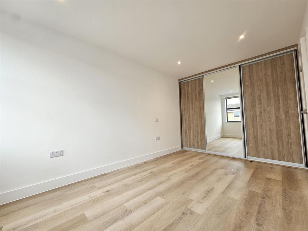Property photo 3 of 5 1000006536.Jpg
