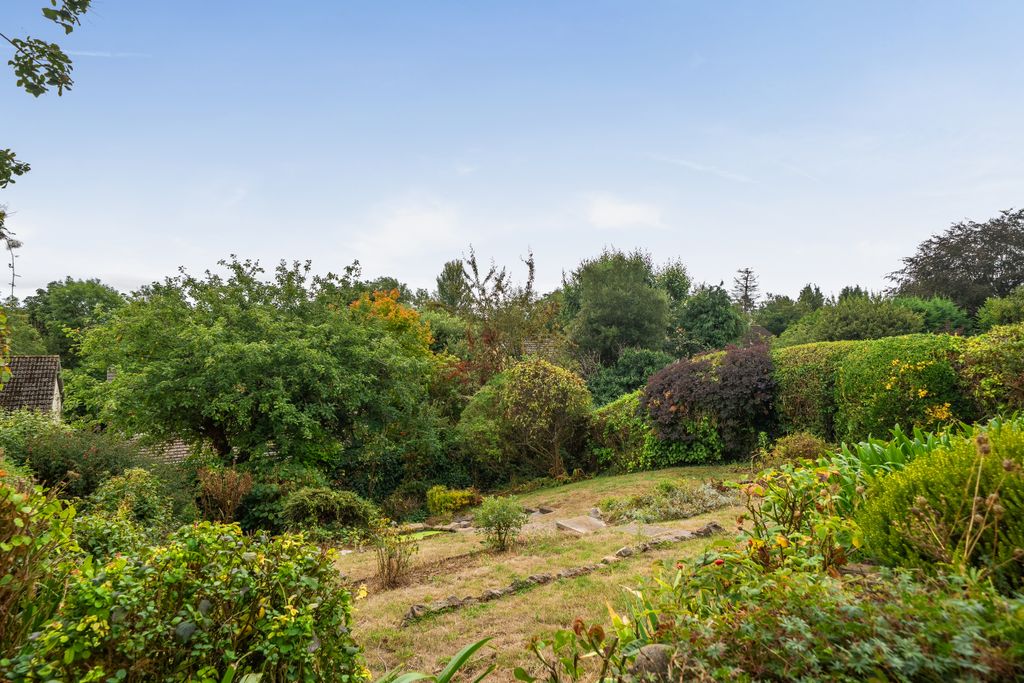 Property photo 2 of 20 Garden/View