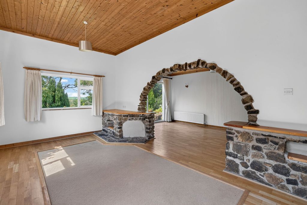 Property photo 2 of 30