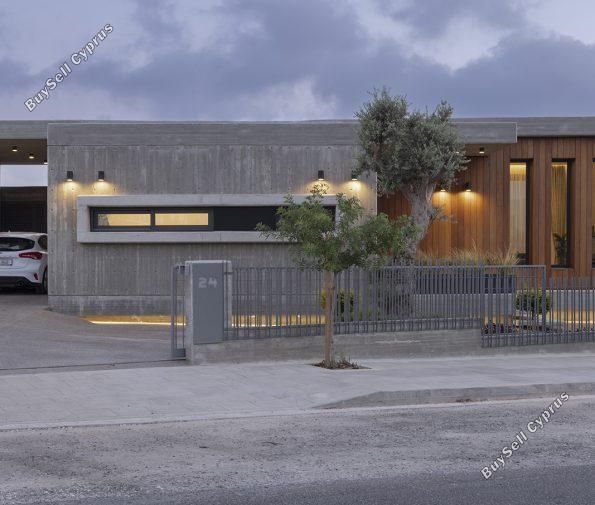 Property photo 3 of 34