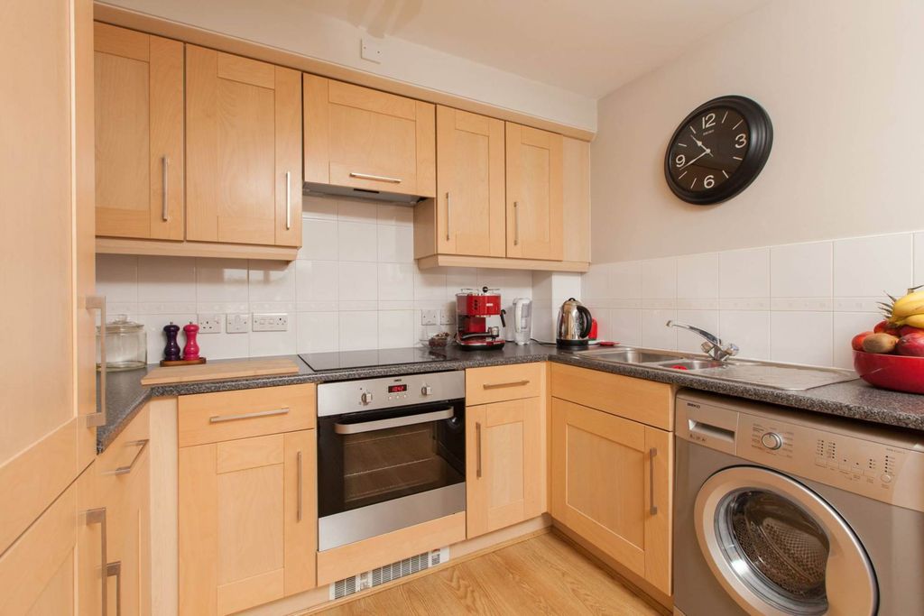 Property photo 3 of 7
