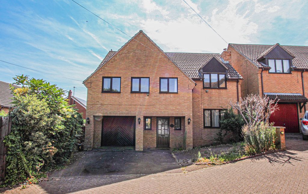Property photo 1 of 17 Front