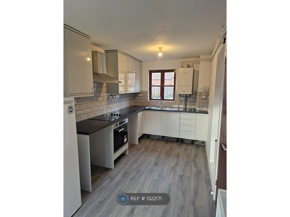 Property photo 1 of 12 Kitchen