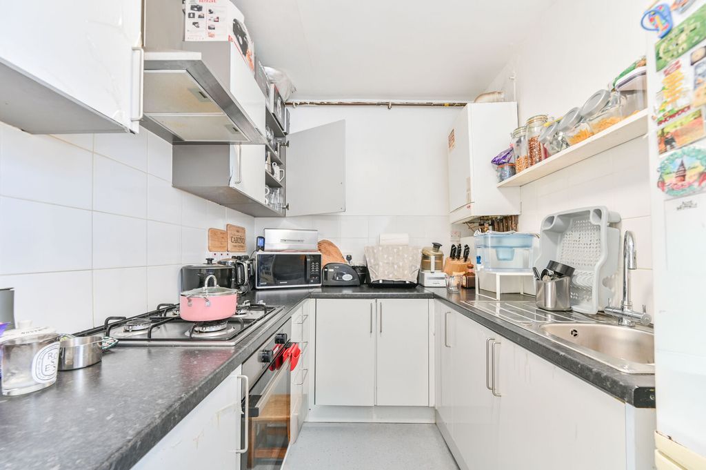 Property photo 2 of 9