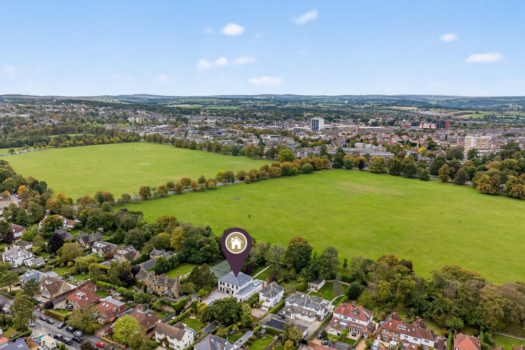 Property photo 3 of 31