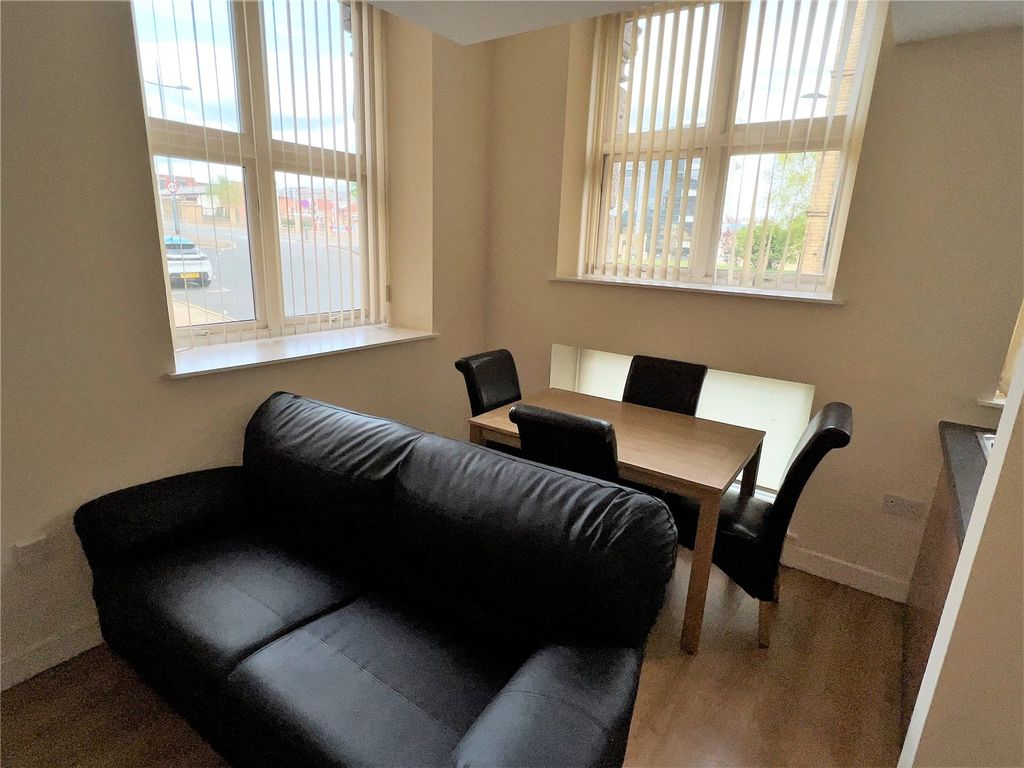 Property photo 3 of 11 Picture No. 12