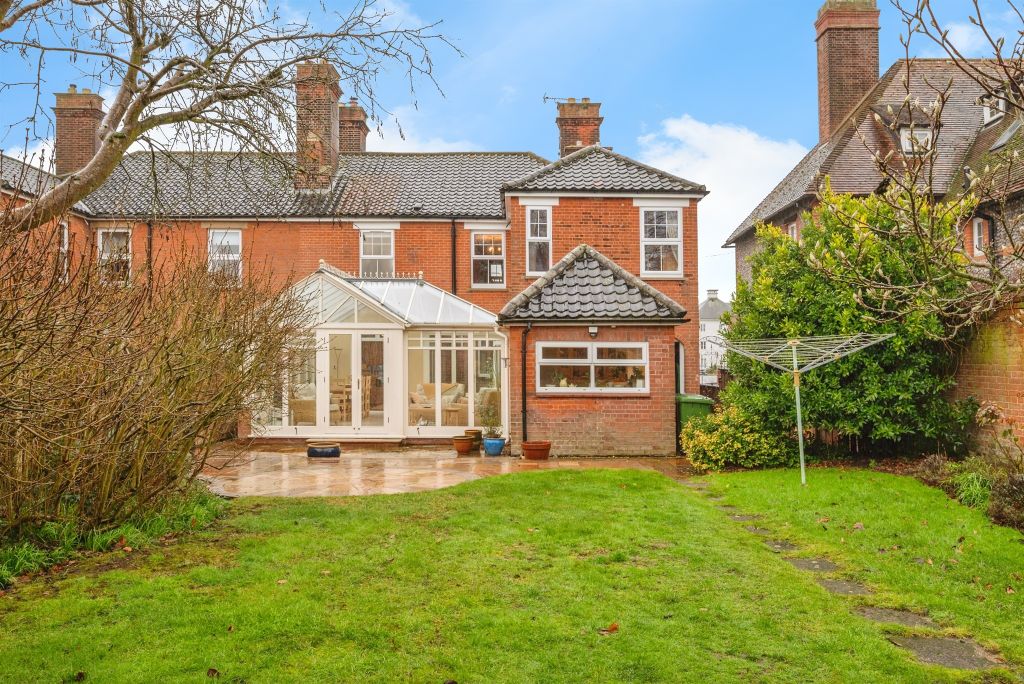 Property photo 3 of 26