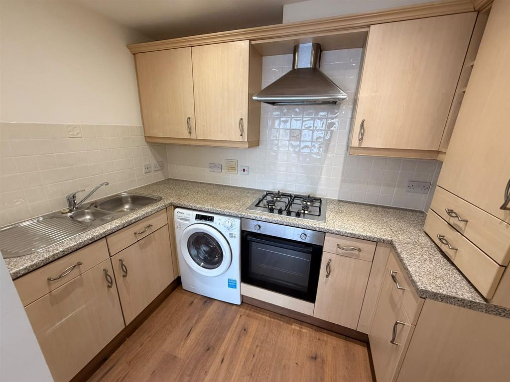 Property photo 3 of 13 37Efa58A-9Bfa-4886-A0Ae-1E964E495E7F.Jpg