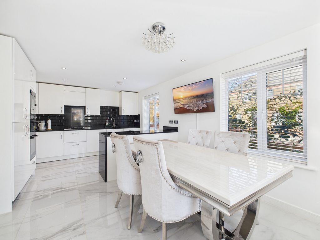 Property photo 1 of 22 Kitchen