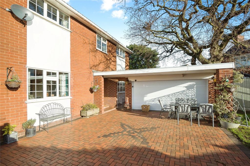 Property photo 2 of 31 Front