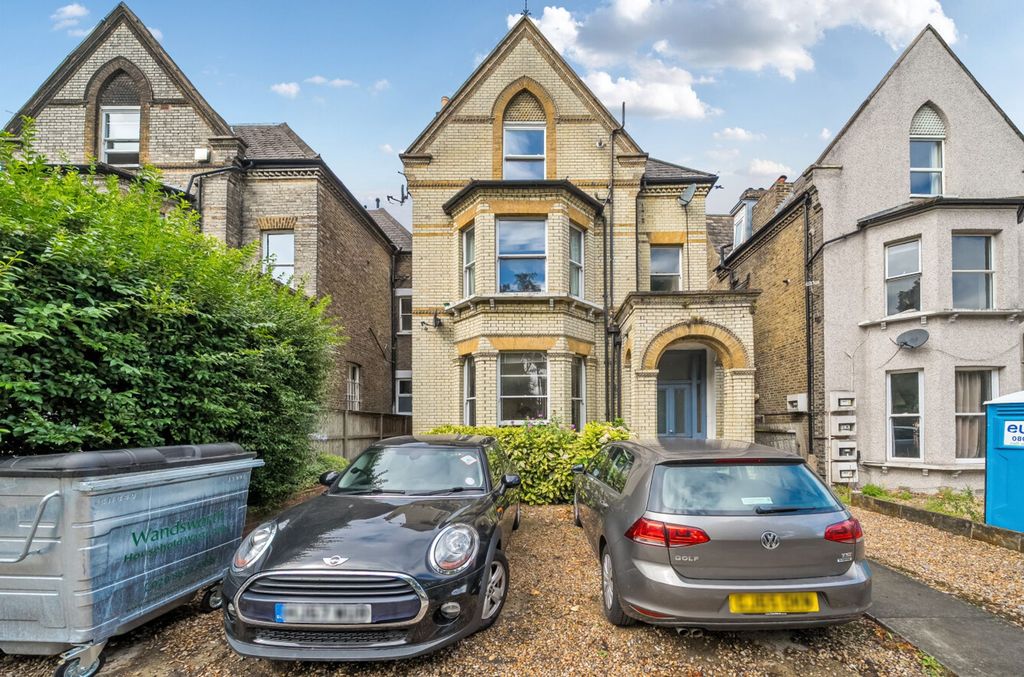 Property photo 2 of 8